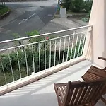 Dora *